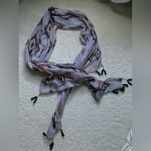 (NWOT) Grey neck scarf